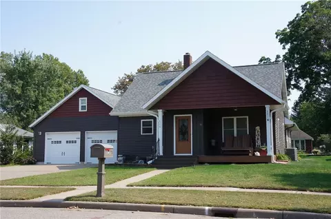524 N Jackson St, Mondovi, WI 54755