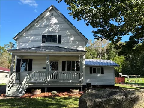 1106 Ivy St, Bloomer, WI 54724