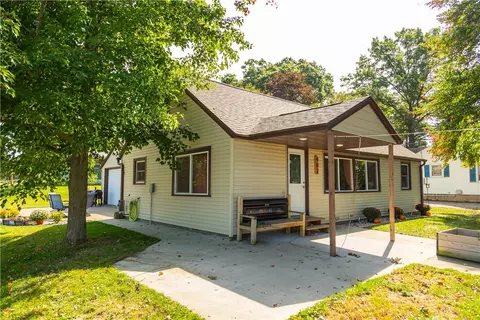 402 4th Ave S, Strum, WI 54770