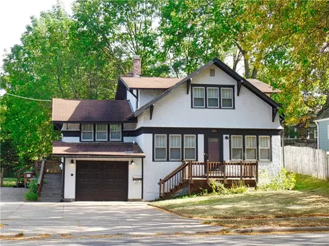 105 E Prospect St, Durand, WI 54736