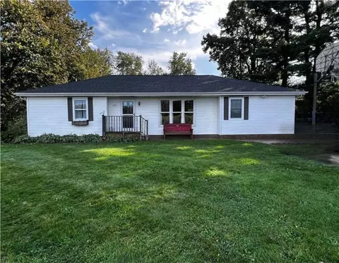 250 W 10th Ave, Stanley, WI 54768
