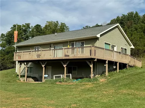 w8594 Stafford Lane, Arkansaw, WI 54721