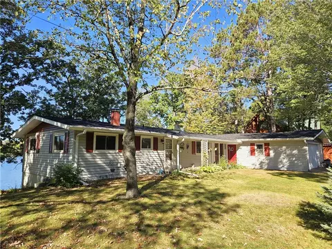 904 Colan Blvd, Rice Lake, WI 54868
