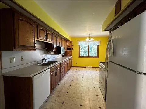 Kitchen - 207 E Rusch St, Thorp, WI 54771 photo 2 of 5