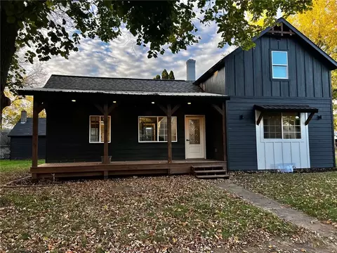 102 W Vine St, Chippewa Falls, WI 54729