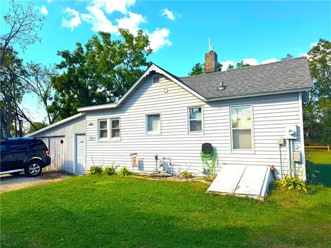 104 Oak St, Blair, WI 54616