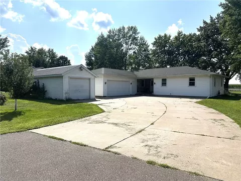 9736 151st St, Chippewa Falls, WI 54729