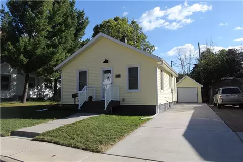 933 James St, Eau Claire, WI 54703