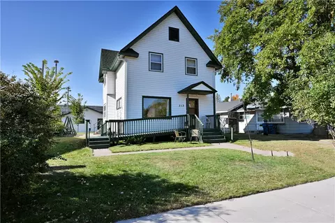 313 Elm St, Spooner, WI 54801