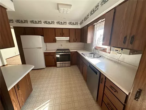 37 Ridgeway Dr, Shell Lake, WI 54871 photo 4