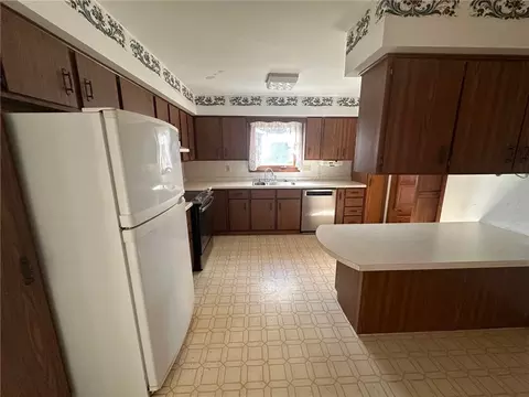 37 Ridgeway Dr, Shell Lake, WI 54871 photo 5
