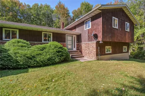 5670 Ridgedale Ct, Eau Claire, WI 54701
