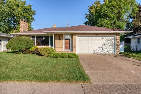 524 E Macarthur Ave, Eau Claire, WI 54701