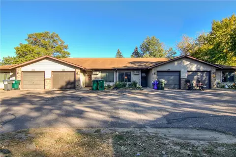 2527 New Pine Dr #4, Altoona, WI 54720
