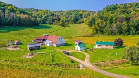 w9099 Big Coulee Road, Arkansaw, WI 54721
