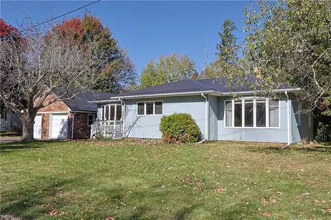 419 Park Ave E, Ladysmith, WI 54848