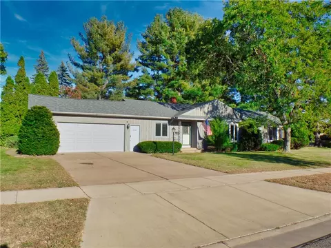 3215 S Lexington Blvd, Eau Claire, WI 54701