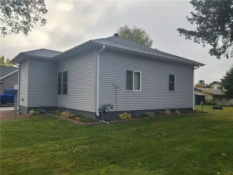346 Euclid Ave, Barron, WI 54812 photo 8