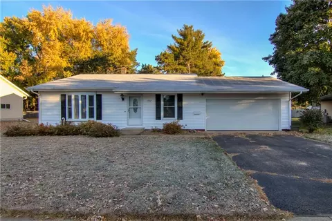 1702 Bunker Ln, Eau Claire, WI 54701