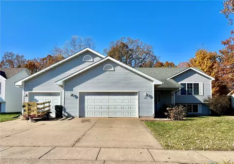 4814 Club House Ln, Eau Claire, WI 54703