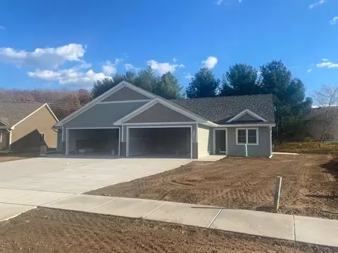 5163 Quiet Hollow Ct, Eau Claire, WI 54701
