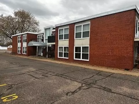 2713 Thomas Dr #12, Eau Claire, WI 54701