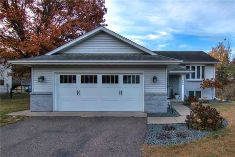 3809 Southwind Dr, Eau Claire, WI 54701