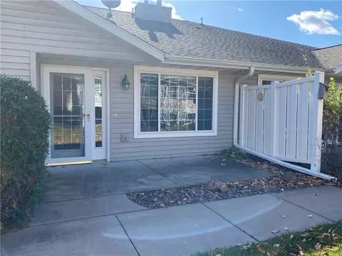4428 E Robin Meadows Ln, Eau Claire, WI 54701