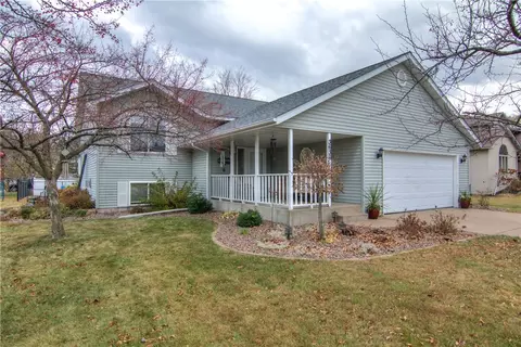 3636 Parkside Cir E, Eau Claire, WI 54701