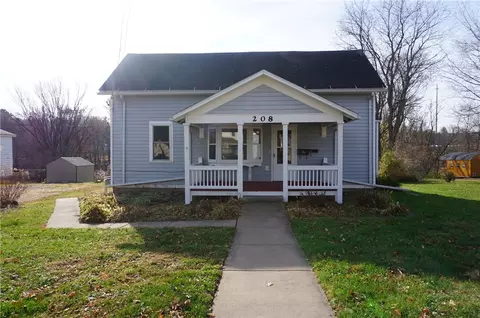 208 E 9th St, Neillsville, WI 54456