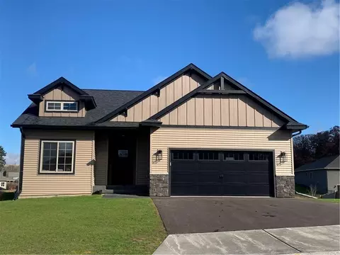 1394 Pebble Beach Dr, Altoona, WI 54720
