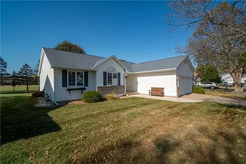 3338 E Meadows Pl, Eau Claire, WI 54701
