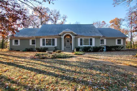 1718 Crestwood Ln, Menomonie, WI 54751