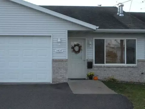 1435 Grissom Dr #4, Eau Claire, WI 54703