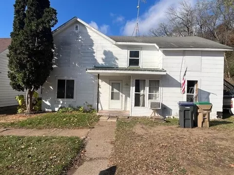 320 E Willow St, Chippewa Falls, WI 54729
