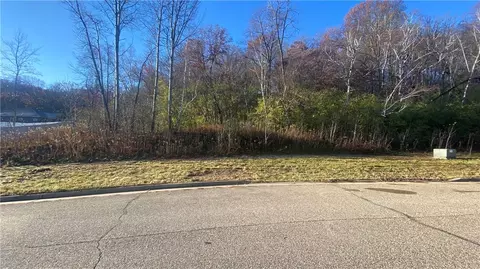 4419 Twin Oaks Ct, Eau Claire, WI 54701