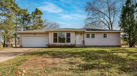 2925 Abbe Hill Dr, Eau Claire, WI 54703
