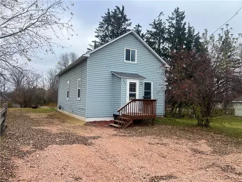 221 Lulu Ave E, Almena, WI 54805
