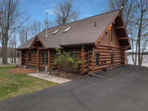 15950 366th St, Stanley, WI 54768