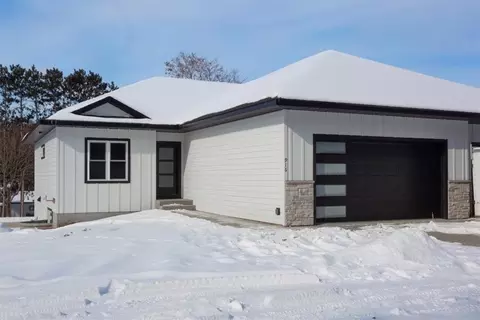 916 17th St SE, Menomonie, WI 54751