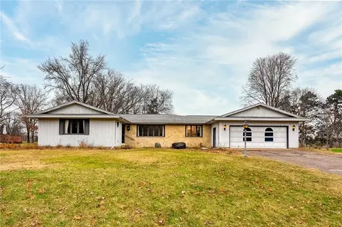 3604 W Country Club Ln, Altoona, WI 54720