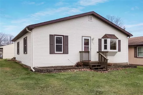 325 S Woodworth St, Elmwood, WI 54740