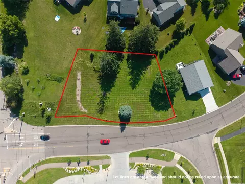 2364 St Andrews Dr, Altoona, WI 54720