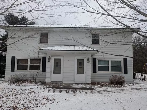 2439-2441 Calumet Rd #1-2, Eau Claire, WI 54703