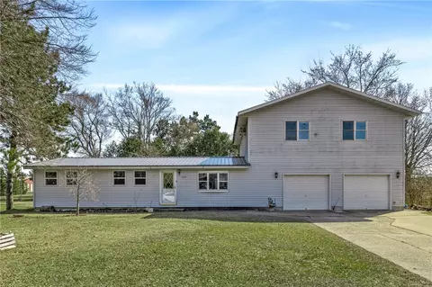 320 Gordon St, Black River Falls, WI 54615
