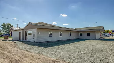 13813 10th St #1, Osseo, WI 54758