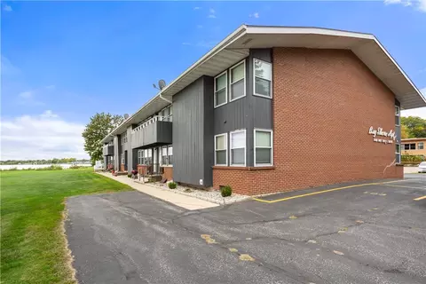 1001 Bay Shore Drive Dr #1-16, Oshkosh, WI 54901
