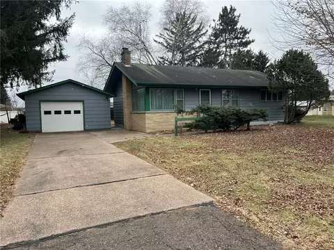 1109 W Spruce St, Chippewa Falls, WI 54729