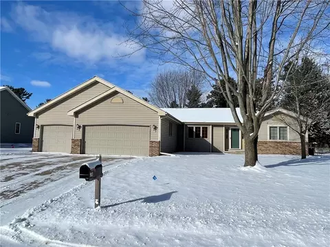 913 Elm Ave W, Menomonie, WI 54751