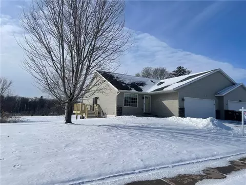 2409 Ridgewood St, Menomonie, WI 54751